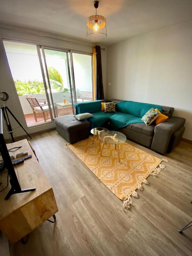 Le Bon'Appart Saint-Gilles Les Bains Exterior photo